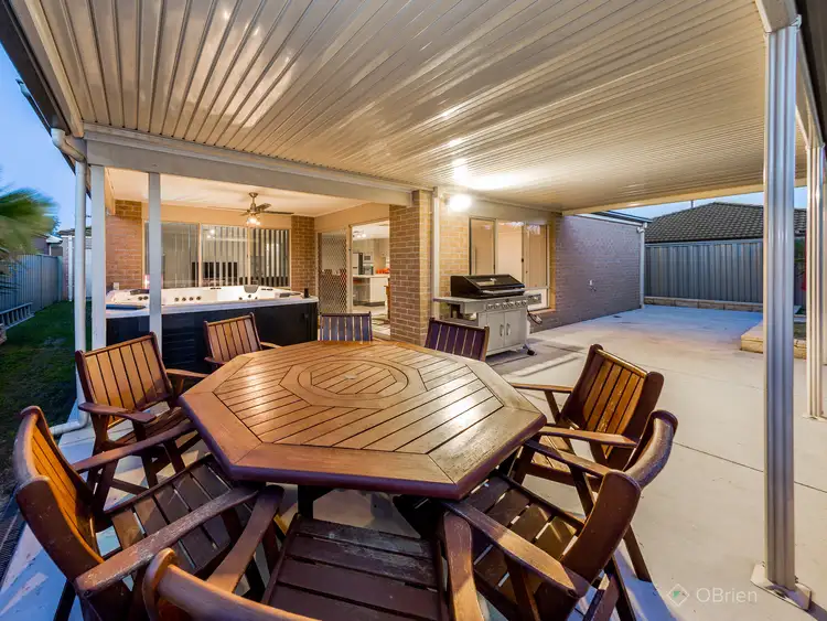 Sixth view of Homely house listing, 4 Beauchamp Way, Cranbourne East VIC 3977