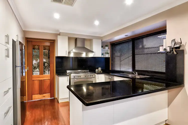 Second view of Homely house listing, 6 Tenby Court, Craigieburn VIC 3064