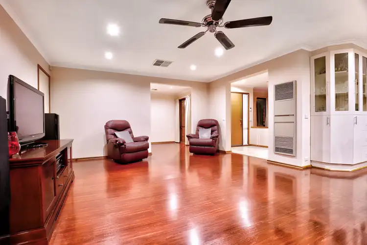 Fourth view of Homely house listing, 6 Tenby Court, Craigieburn VIC 3064