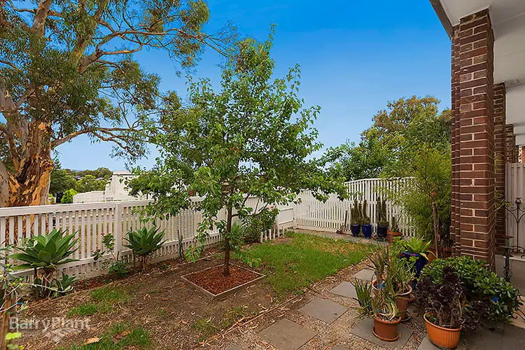 Fifth view of Homely unit listing, 2/34 Linacre Drive, Bundoora VIC 3083