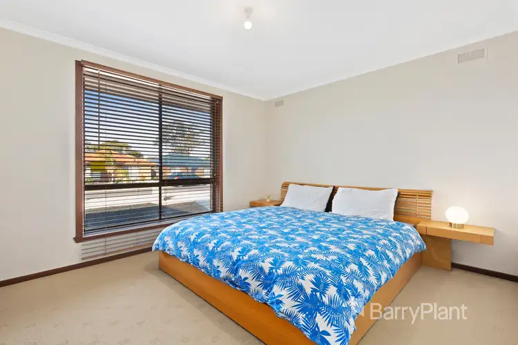 Fifth view of Homely house listing, 2 Berrigan Court, Werribee VIC 3030