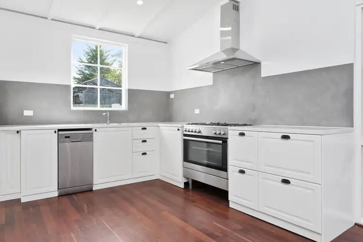 160 Corinthian (east) Road, Shelley WA 6148