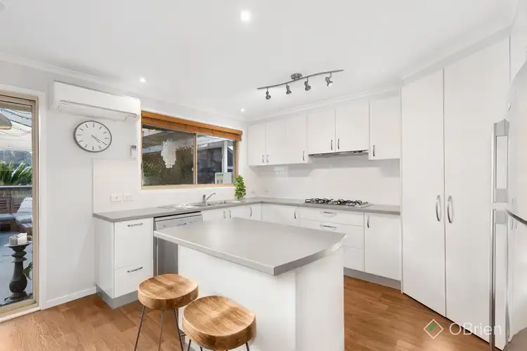 61 Deanswood Drive, Somerville VIC 3912