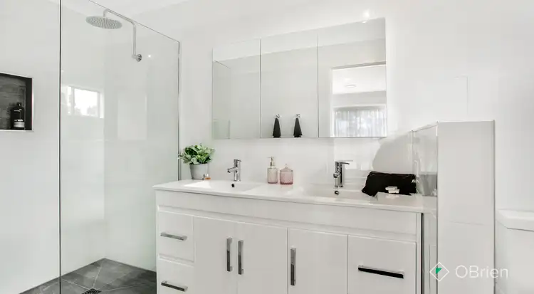 Fifth view of Homely house listing, 9 Oates Court, Cranbourne North VIC 3977