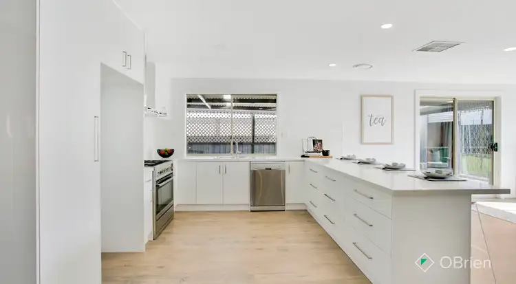 Sixth view of Homely house listing, 9 Oates Court, Cranbourne North VIC 3977