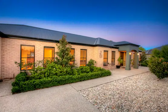 10 Chamberlain Court, Albury NSW 2640