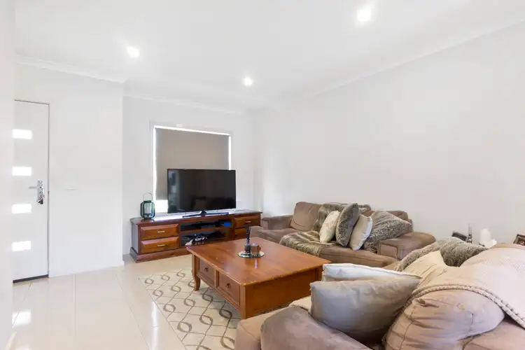 Second view of Homely house listing, 20 Ivy Place, Craigieburn VIC 3064