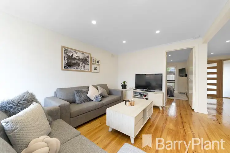 2/24 William Street, Cranbourne VIC 3977