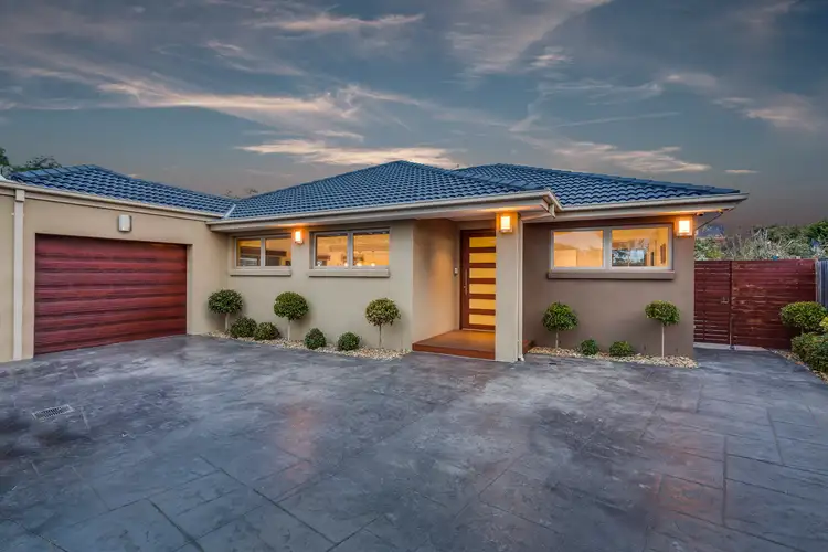 2/1 Mallacoota Court, Taylors Lakes VIC 3038