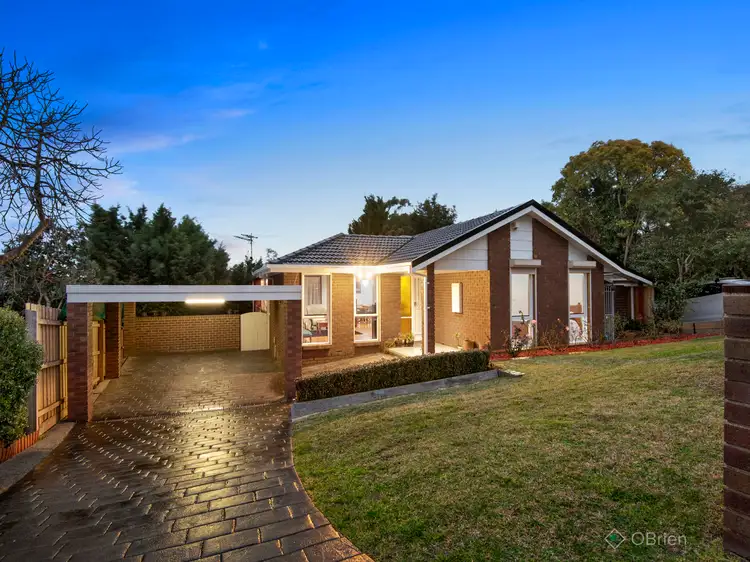 9 Sienna Crescent, Endeavour Hills VIC 3802