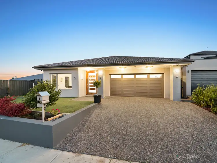 3 Cedarbank Court, Cranbourne East VIC 3977