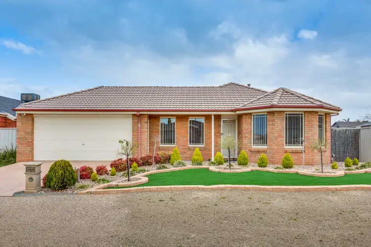 12 Maple Court, Taylors Hill VIC 3037