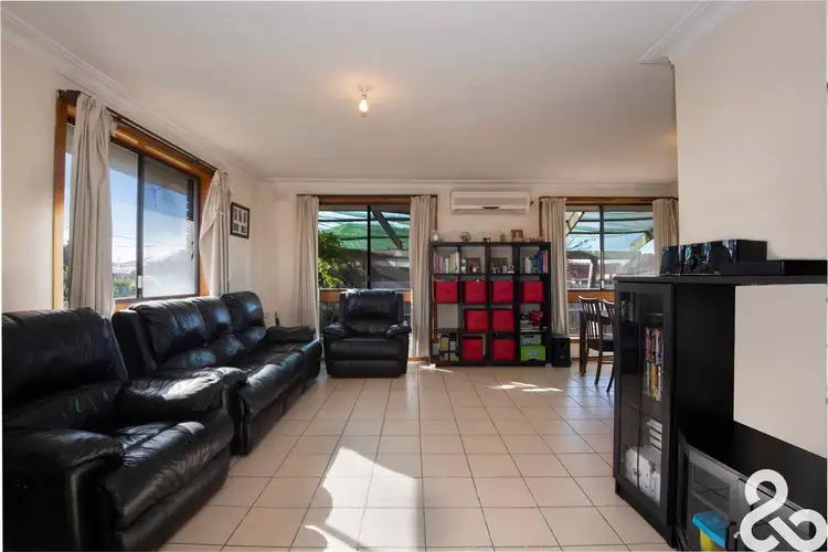 Second view of Homely house listing, 10 Riviera Court, Thomastown VIC 3074