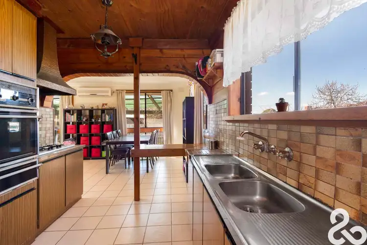Sixth view of Homely house listing, 10 Riviera Court, Thomastown VIC 3074