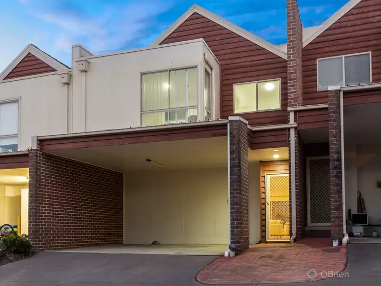 11/2-6 Jerilderie Drive, Berwick VIC 3806