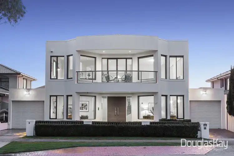 211 Duke Street, Sunshine North VIC 3020