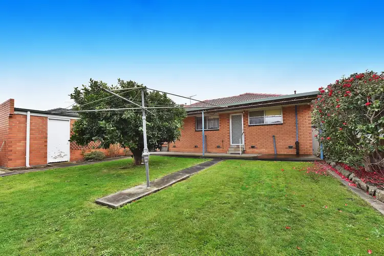 Fifth view of Homely house listing, 15 The Fairway, Kingsbury VIC 3083