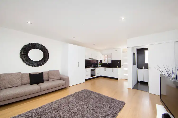 2/8 Fairway Close, Manly Vale NSW 2093