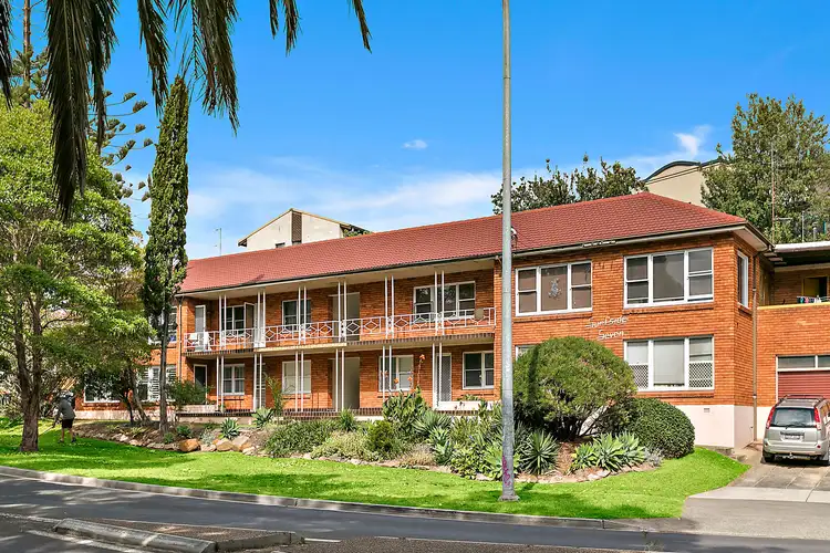 2/1 George Hanley Drive, North Wollongong NSW 2500