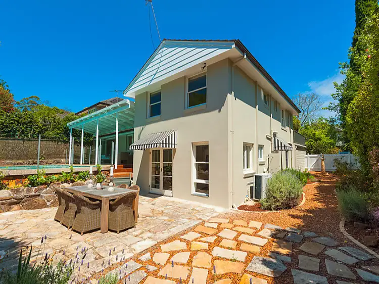 15 Raymond Avenue, Warrawee NSW 2074
