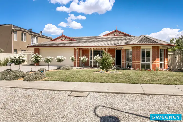 15 Bramshaw Crescent, Hillside VIC 3037