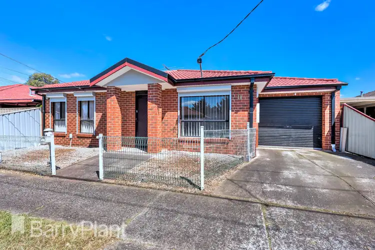 1A Cheleon Way, Kings Park VIC 3021