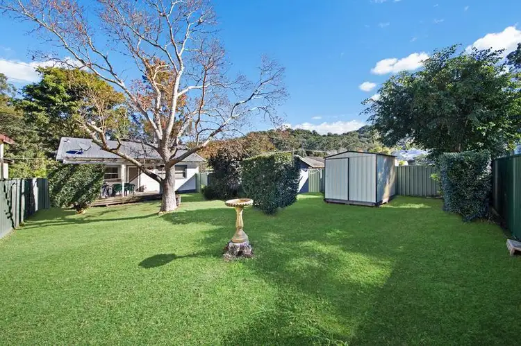 8 Coburg Street, East Gosford NSW 2250