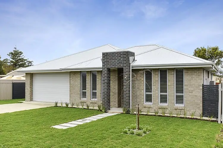 2 Ewen Terrace, Victor Harbor SA 5211