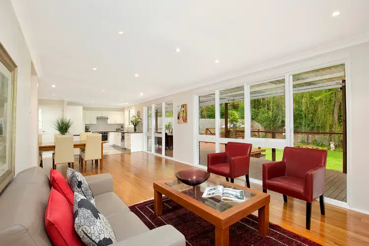 10 Woodbury Road, St Ives NSW 2075