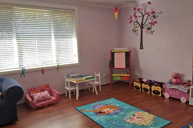 Seventh view of Homely house listing, 19 Caernarvon Close, Kirkham NSW 2570