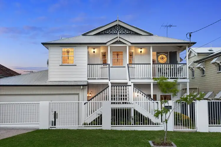 19 Lloyd Street, Camp Hill QLD 4152