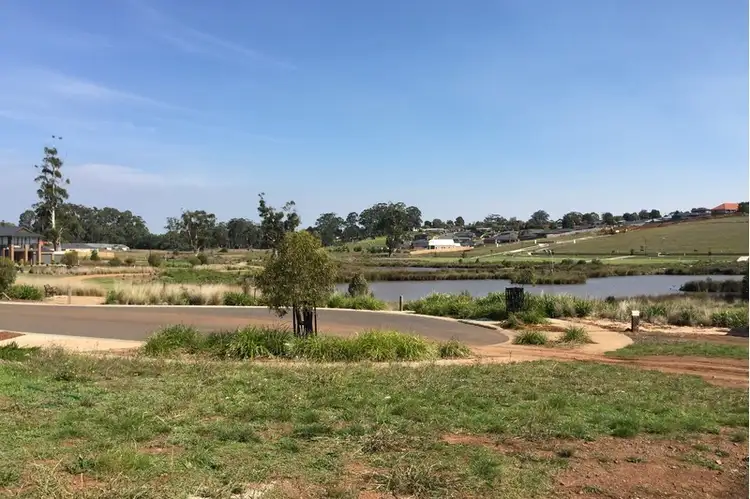 13 Waterview Close, Drouin VIC 3818