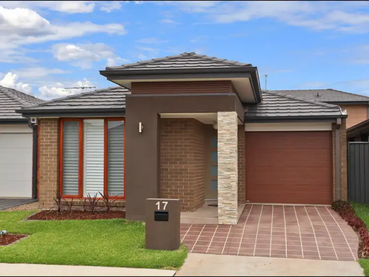 17 Gilroy Street, Ropes Crossing NSW 2760
