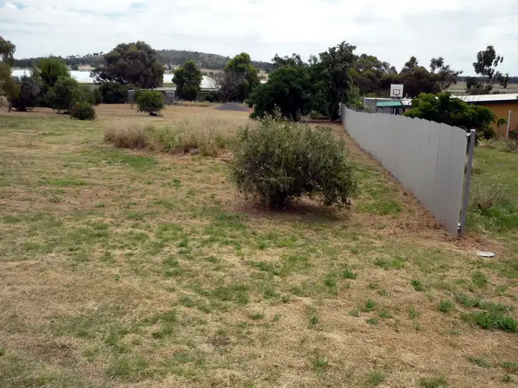 26 View Street, Charlton VIC 3525