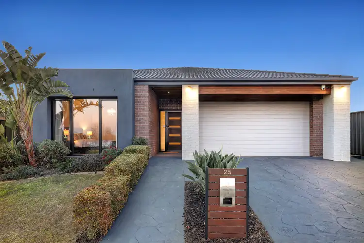 25 Pinnacle Drive, Craigieburn VIC 3064