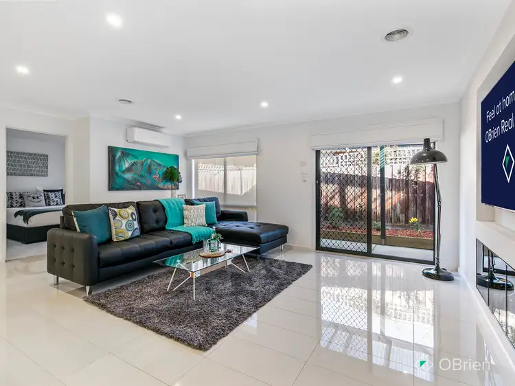 Fifth view of Homely house listing, 8 James McFarlane Wynd, Skye VIC 3977