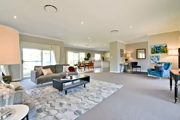 2 Regand Park Boulevard, Dubbo NSW 2830