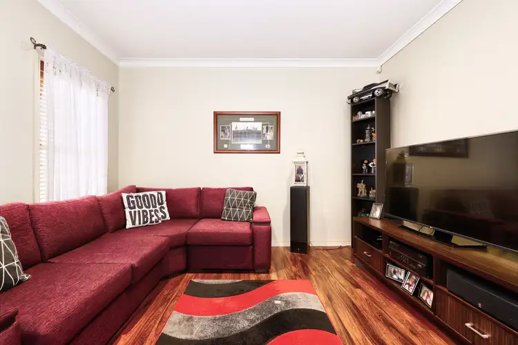 Seventh view of Homely house listing, 6 Waterdale Rise, Craigieburn VIC 3064