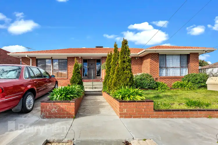 18 Charlbury Grove, St Albans VIC 3021