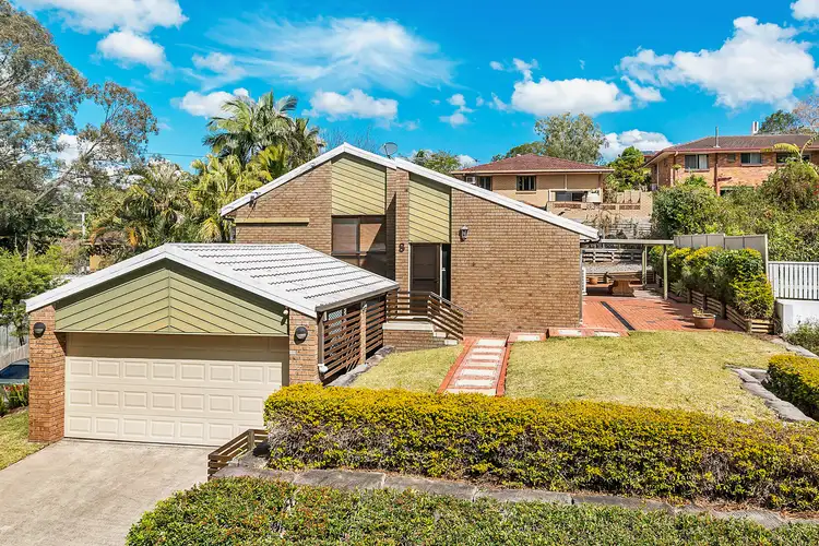 8 Tucker Street, Chapel Hill QLD 4069