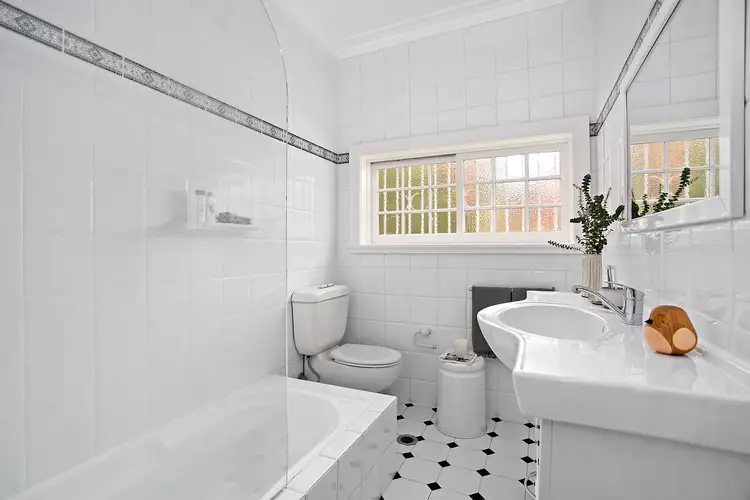 Sixth view of Homely apartment listing, 2/5 Undercliff Street, Neutral Bay NSW 2089