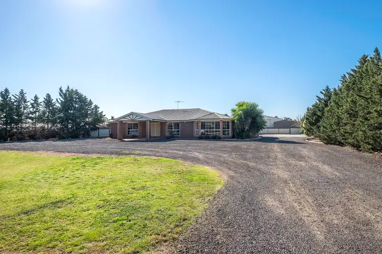 15 Springbank Way, Brookfield VIC 3338