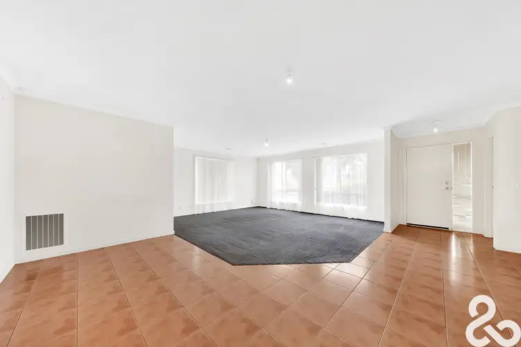 Fifth view of Homely house listing, 2 Starling Street, South Morang VIC 3752