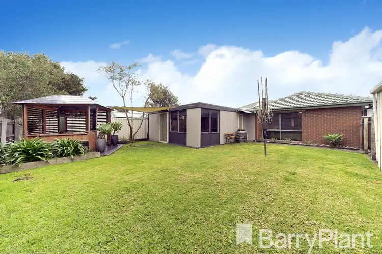 7 Sharne Court, Cranbourne North VIC 3977