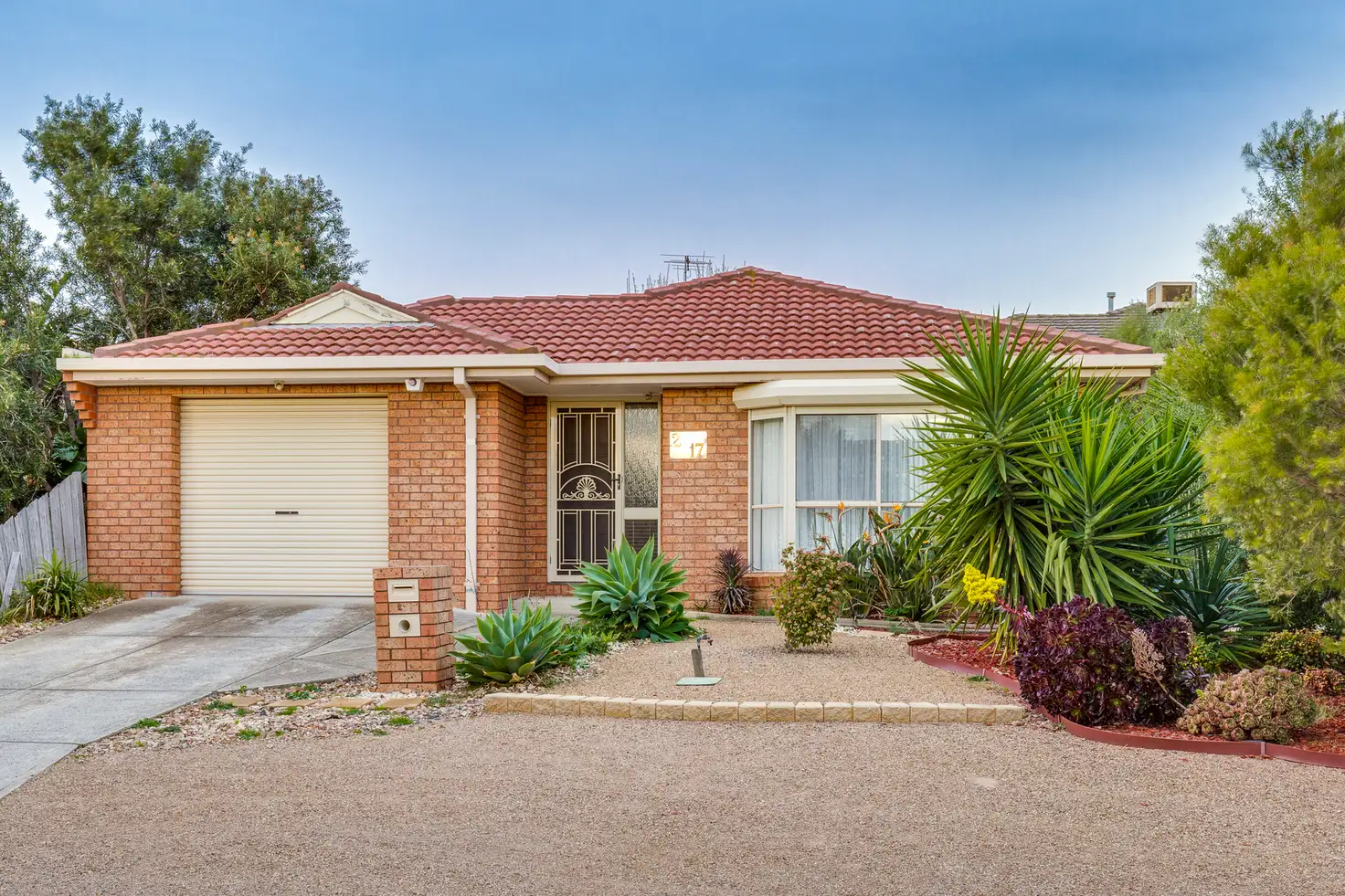Main view of Homely unit listing, 2/17 Proctor Crescent, Keilor Downs VIC 3038