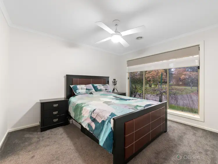 Fifth view of Homely house listing, 27 Boston Court, Narre Warren VIC 3805