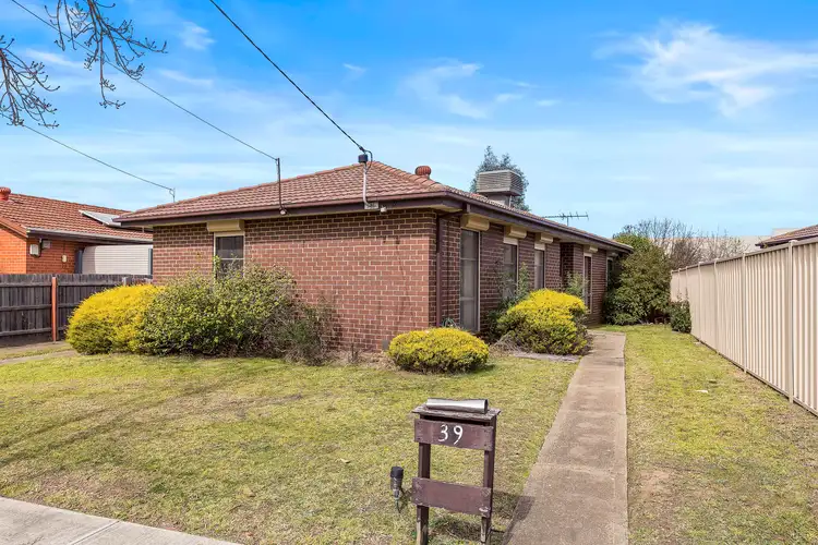39 Felstead Avenue, Sunshine West VIC 3020