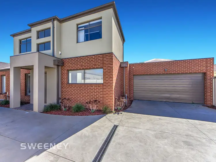 Main view of Homely townhouse listing, 2/71 Oberon Avenue, St Albans VIC 3021