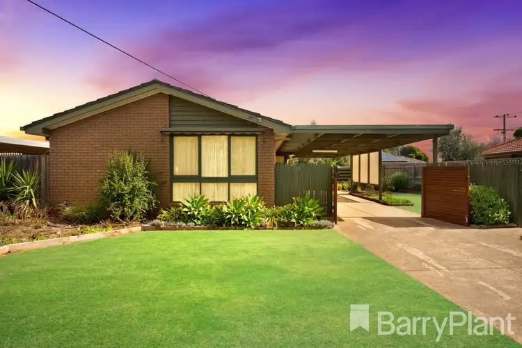 15 Wentworth Road, Melton South VIC 3338