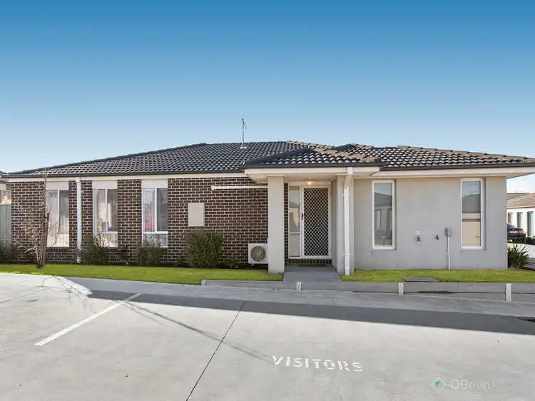 37 Renlik Circuit, Cranbourne North VIC 3977